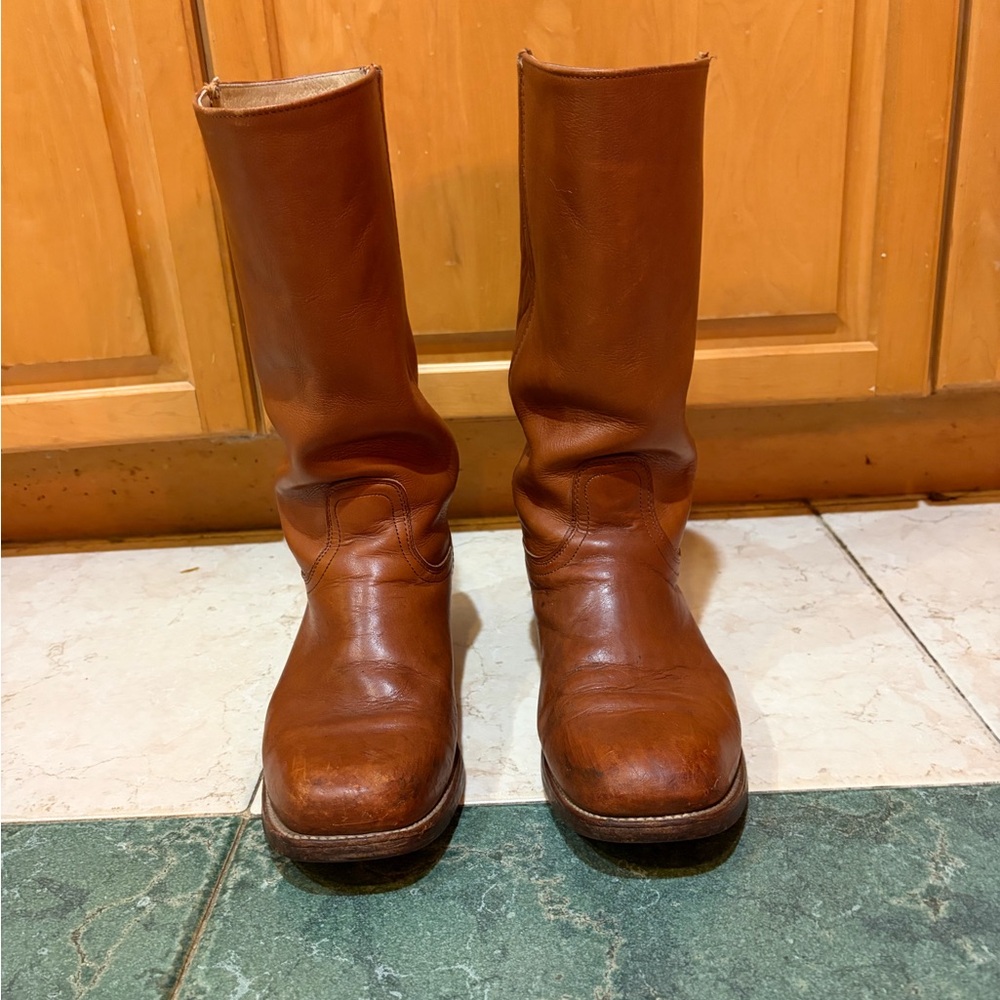 Popular in demand FRYE campus boot
